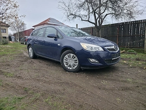 Opel Astra J - imagine 3