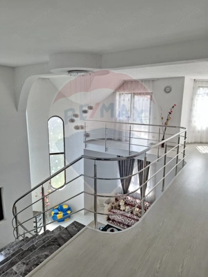 Casă / Vilă cu 5 camere de vânzare - imagine 4