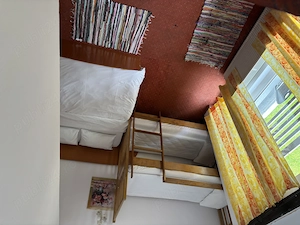 Vând urgent în Brașov, paturi suprapuse cu saltele. Arată foarte bine! - imagine 3