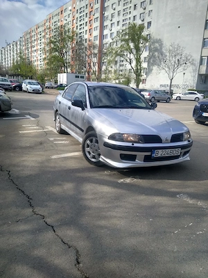 vând Mitsubishi carisma motor de 1 6 benzina acte valabile merge perfect