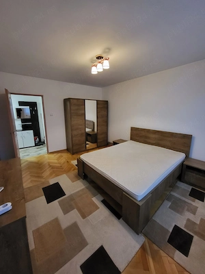 Închiriez apartament 