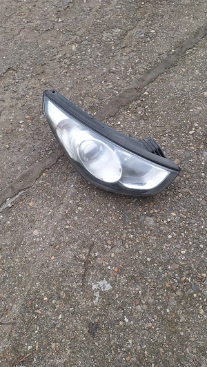 vind faruri Hyundai ix 35 an 2011 - imagine 4