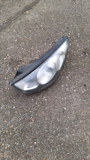 vind faruri Hyundai ix 35 an 2011 - imagine 2