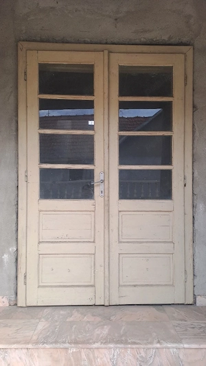 Ușă din lemn 140 218