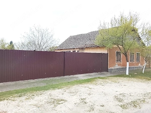 Casă de renovat, (1084 mp)de vânzare în orașul Chișineu-Criș, jud.Arad