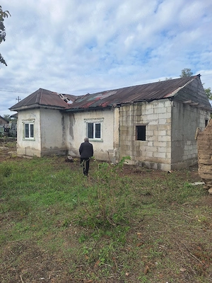 Teren cu casa sat Nuntasi