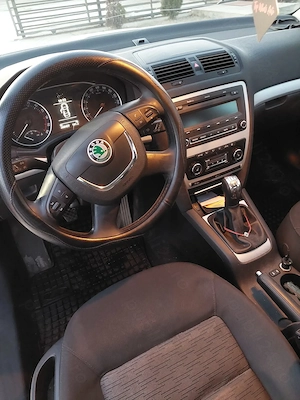 Skoda octavia .Schimb cu benzina  - imagine 6