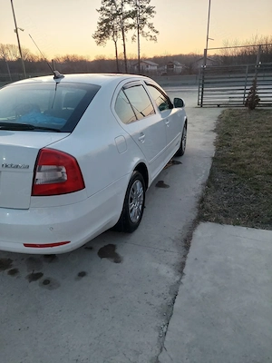 Skoda octavia .Schimb cu benzina  - imagine 3