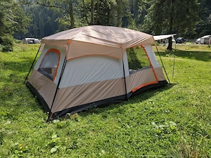 Cort 5 persoane + 1 dormitor si 1 living