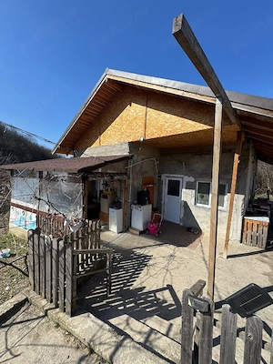 Locuinta la tara  - imagine 5