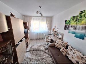 Proprietar- apartament spatios cu 2 camere de vânzare în Subcetate Sanpetru cu loc parcare inclus  - imagine 2