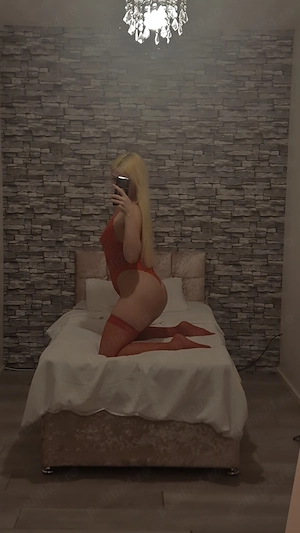  Tiffany   Frumoasă, Reală, Exact ca în Poze 