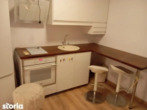 Garsoniera renovata, centrul vechi, centrala proprie, imobil fara risc