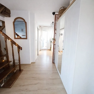 Proprietar vând casă P+1E+M, cu 8 camere în Ghiroda - imagine 4