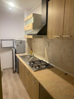 Proprietar, inchiriez garsoniera,centrul civic