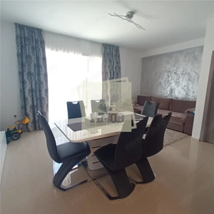 Casa cu 3 camere 3 balcoane si parcare privata in Selimbar