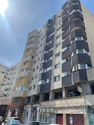 inchiriez apartament in centru!