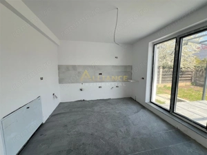 Vila Individuala - 5 camere-3 bai-Strada Miorita-500 M  de STV - imagine 12
