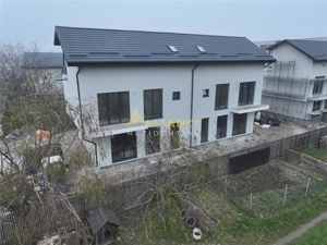 VILA P+1+M  de vanzare in zona Primarie - Popesti-Leordeni - imagine 2