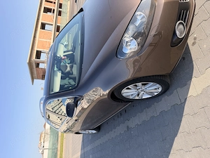 Volkswagen Golf 6  1.6 TDI DSG - imagine 4