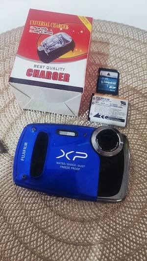 Camera foto digitala subacvatica Fujifilm FinePix XP-50 superba