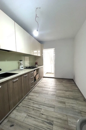 Apartament renovat modern, 3 camere decomandate, etaj 2/4 – zona Piața - imagine 6