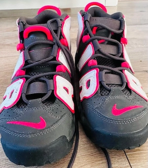 Nike, model Air More - imagine 2