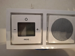 Radio ceas bucatarie baie