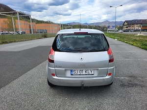 Vând Renault Scenic. An. 2007. - imagine 4