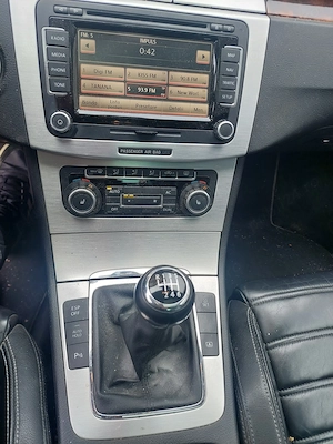 Vând VW Passat CC 2009 2.0 TDI 170Hp individual cu 4 locuri - imagine 5