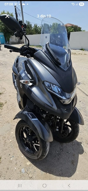 yamaha tricity 3 km  - imagine 2