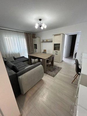 De inchiriat apartament cu 2 camere si balcon, renovat, mobilat și utilat 250 euro luna - imagine 2