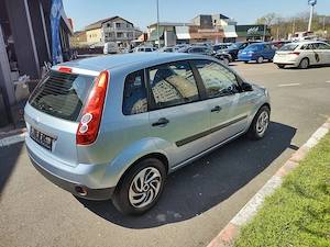 Ford fiesta benzina 13 preț 1600 euro tel   - imagine 2