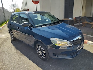 Skoda Fabia benzina 12 EURO 5 preț 2950 euro 
