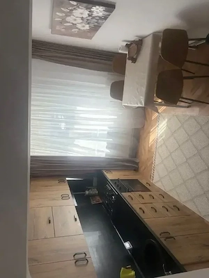 Vand apartament 2 camere decomandat - imagine 2