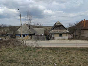 Vand casa traditionala cu teren in Manastireni,jud.Cluj