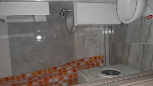 Inchiriez apartament o camera, zona Garii