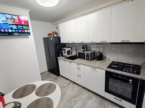 Proprietar!!! Vând apartament 3 camere in zona Vlaicu 