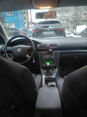 Vând Skoda Superb neagră,1896 cm3, 2008 - imagine 9