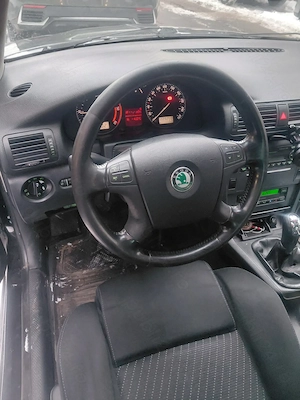 Vând Skoda Superb neagră,1896 cm3, 2008 - imagine 8