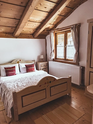 Inchiriez cabana la munte, Rasnov, Brasov - imagine 2