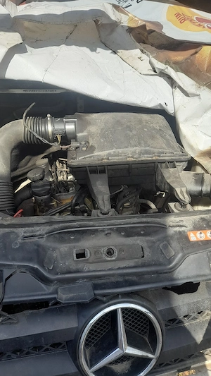 Dezmembrez Mercedes-Benz Sprinter 2,2 2007 - imagine 2