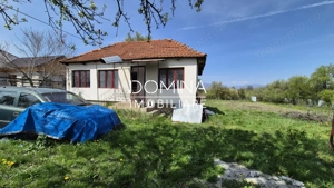 Vânzare casă 2 camere, cu teren 969 mp, situată în Telești - imagine 2