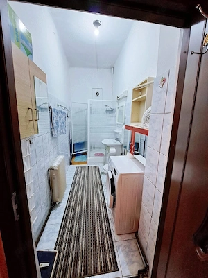 Vând apartament la casă comună - imagine 4