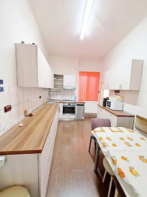 Vând apartament la casă comună - imagine 3