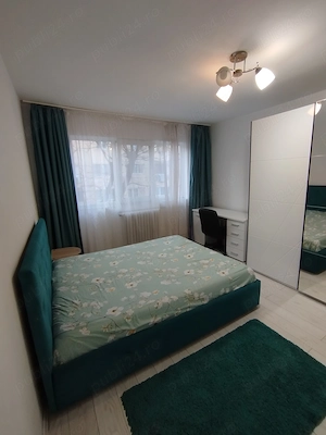 Vând apartament decomandat cu o camera Calea Buziasului - imagine 3
