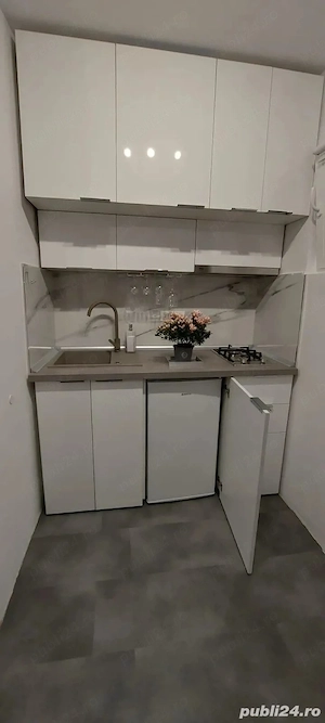 garsoniera metrou 1 decembrie circa 13 politie - imagine 2