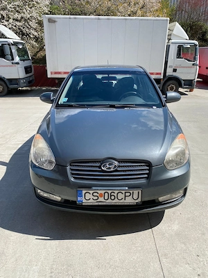Hyundai Accent - imagine 2