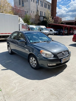 Hyundai Accent - imagine 3