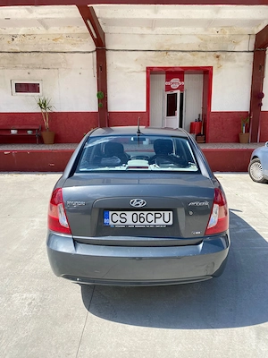 Hyundai Accent - imagine 4